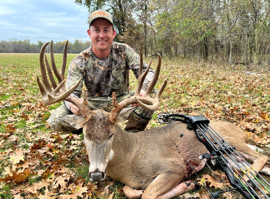 Travis Smith with his non-typical whitetail buck.