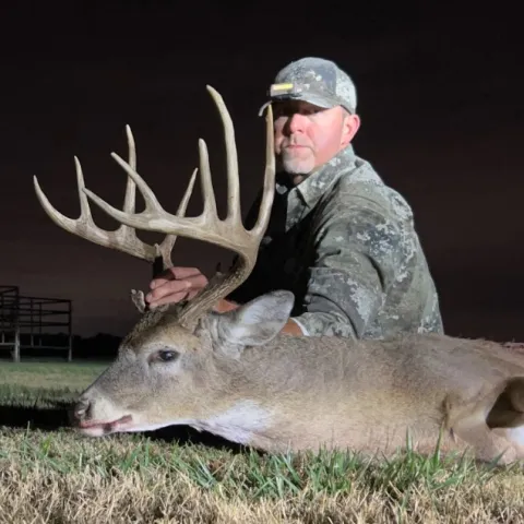 Justin Scott with his harvested Oklahoma white-tailed deer